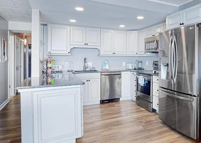 Oceanfront Calypso With Wifi Ocean View Balcony Washer & Dryer & Shared Pool *