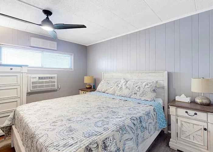 Oceanfront Calypso With Wifi Ocean View Balcony Washer & Dryer & Shared Pool